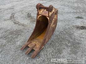 Komatsu 390mm Trench Bucket - picture0' - Click to enlarge