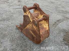 Komatsu 390mm Trench Bucket - picture1' - Click to enlarge