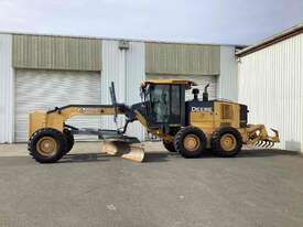 John Deere 670GP Grader - picture0' - Click to enlarge