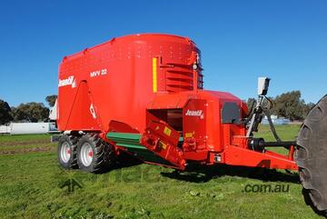 JEANTIL MVV22TC 560/45-22.5 BKT- VERTICAL FEED MIXER + 1.1M ELEVATOR (22.0M3) + FLOTATION TYRE