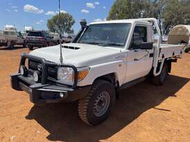 2017 Toyota Landcruiser WorkMate - picture2' - Click to enlarge