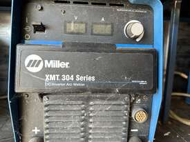 1 x Miller 304 Series Welder - picture0' - Click to enlarge