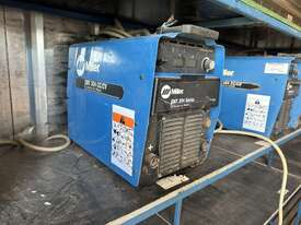 1 x Miller 304 Series Welder - picture0' - Click to enlarge