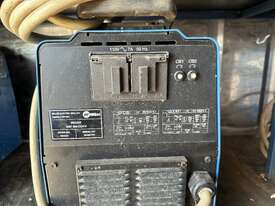 1 x Miller 304 Series Welder - picture2' - Click to enlarge