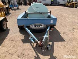 2011 Custom Box Trailer Tandem Axle Water Trailer - picture0' - Click to enlarge