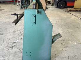 Used Treadle Guillotine 2400mm - picture1' - Click to enlarge
