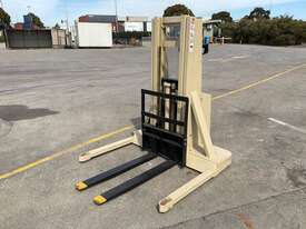 Crown W2T90 Walk Behind Electric Forklift - picture1' - Click to enlarge