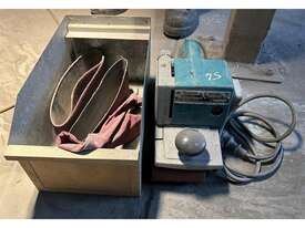 MAKITA BELT SANDER 100MM - picture0' - Click to enlarge