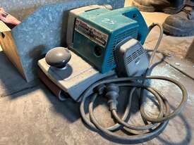 MAKITA BELT SANDER 100MM - picture0' - Click to enlarge