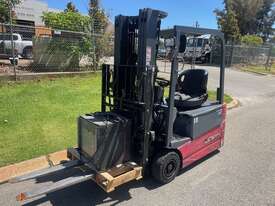 Forklift Nichiyu Electric Zero Turn 2010 4100 hours - picture0' - Click to enlarge