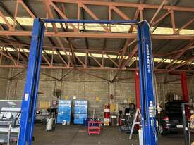 2006 Bendpak MX10ACX168 4500kg 2 Post Car Hoist - 3 Phase - picture0' - Click to enlarge