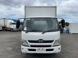 2012 Hino 300 series Pantech - picture0' - Click to enlarge