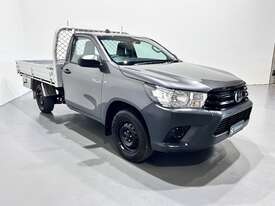 2022 Toyota Hilux Workmate (4x2) Petrol - picture0' - Click to enlarge