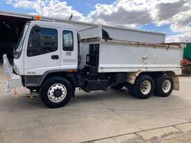 2005 Isuzu FVZ1400 MWB Tipper Day Cab - picture2' - Click to enlarge