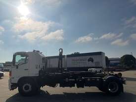 2013 Hino GH 500 Hook Bin Truck - picture2' - Click to enlarge