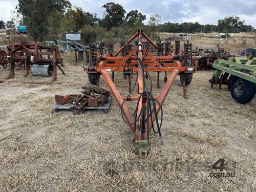 9 Tyne Chisel Plough