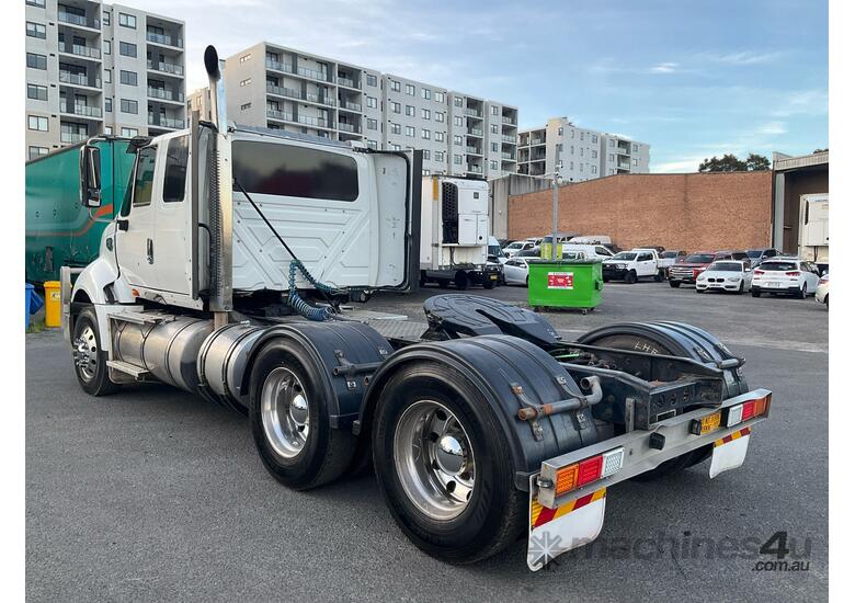 caption 2010 CAT CT630 Prime Mover