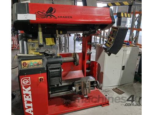 2021 Atek Rim Straightener/Rim Press Lathe, Centering Rings, Stanley Thermometer