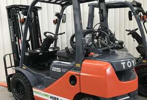 TOYOTA 8FG25 2.5 Tonne Container Mast LPG Forklift