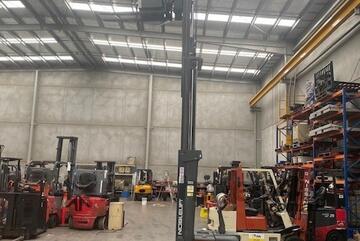 Walkie reach with power steering, Lithium Ion battery, side shift, reach and tilt 1400KG 4600mm