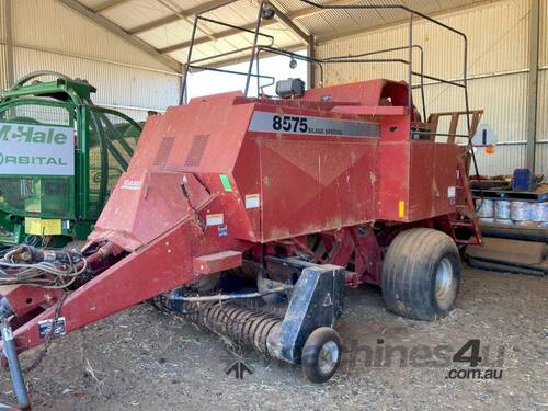 Case IH 8575 Silage Special 3X3 Baler