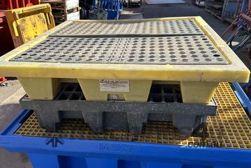 ENPAC 5400-YE-D Poly-Spill Pallet 4-Drum Slim-Line bund pallet with Drain