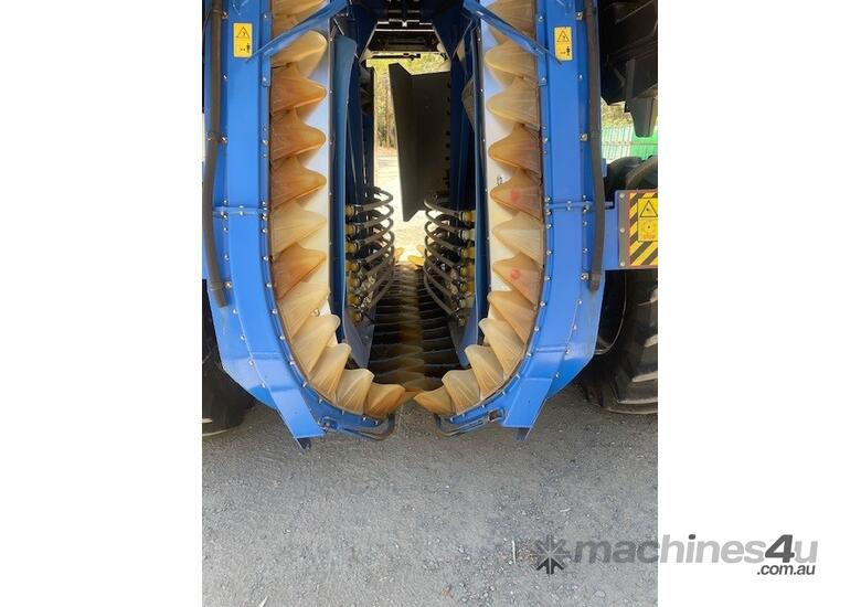caption Braud Harvester