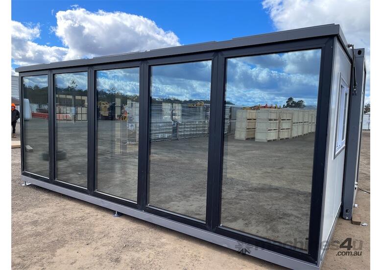Expandable Container House with 1 Floor to Ceiling Glass Walls & Ensuite