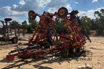 Bourgault 8810 / 5250 Air Seeder Complete Single Brand Seeding/Planting Equip Bourgault 8810 / 5250 Air Seeder Complete Single Brand Seeding/Planting Equip