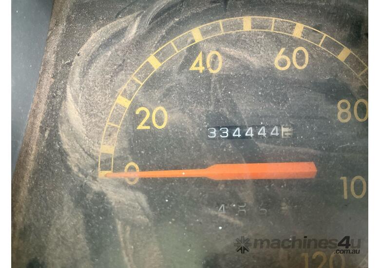 caption 1998 Daihatsu Delta Tipper