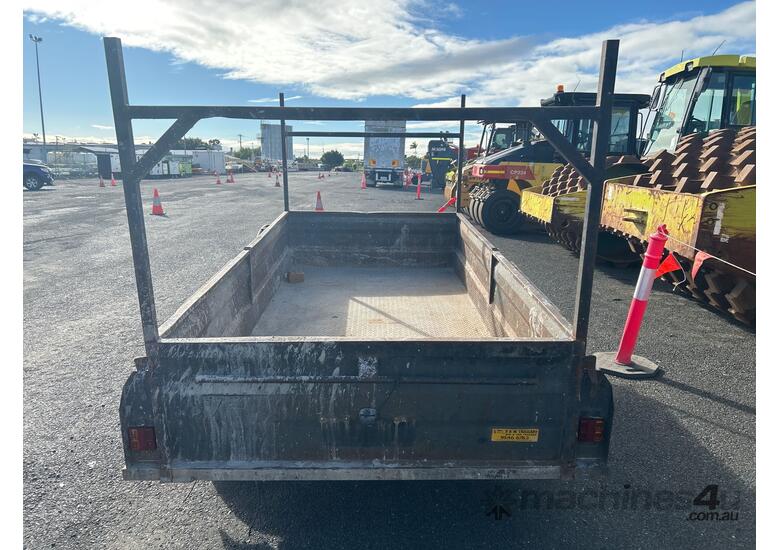 caption 2014 B&M Trailers Tandem Axle Box Trailer