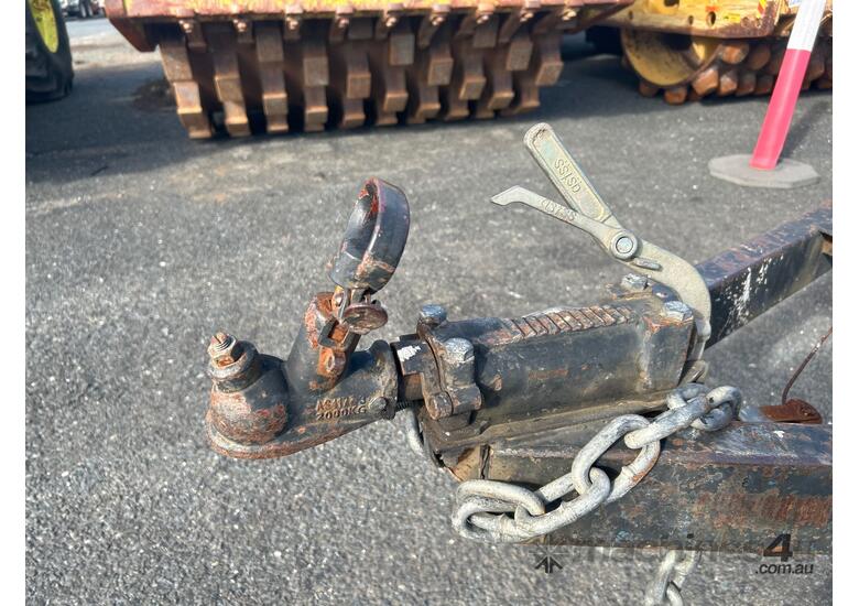 caption 2014 B&M Trailers Tandem Axle Box Trailer