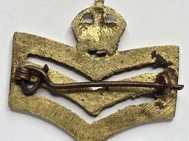 WWII BRITISH ARMY STAFF SARGENT RANK BADGE - picture1' - Click to enlarge
