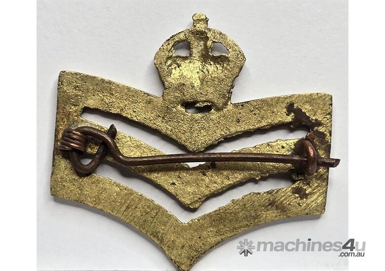 caption WWII BRITISH ARMY STAFF SARGENT RANK BADGE