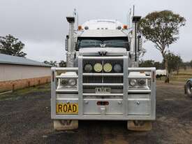 2010 Western Star 4900 Prime Mover, with 60' sleeper. - picture1' - Click to enlarge