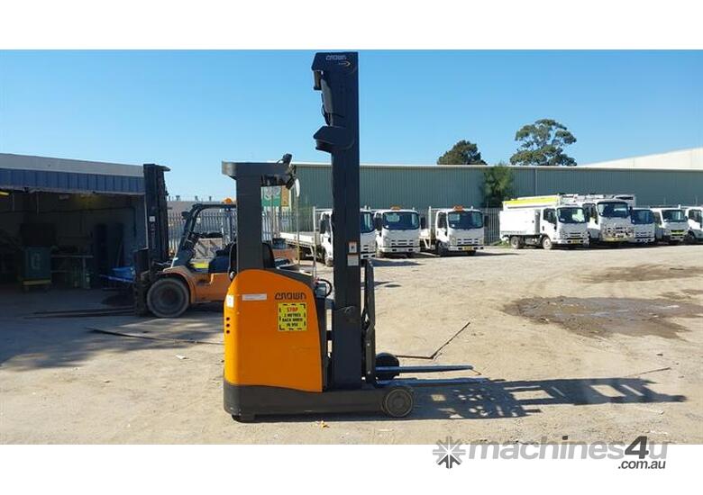 caption Crown ESR5200