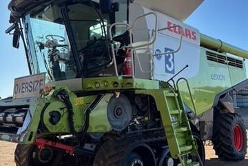 2015 Claas Lexion 760TT Header