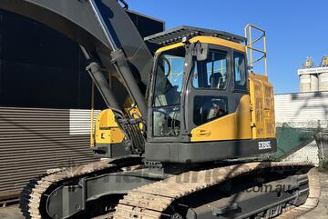 Volvo   305CL EX-RENTAL Volvo   305CL EX-RENTAL