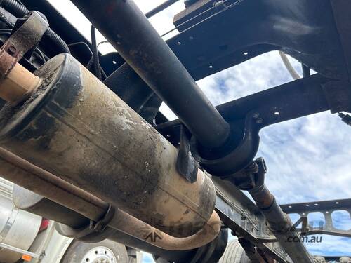 caption 2006 Hino FC4J Cab Chassis