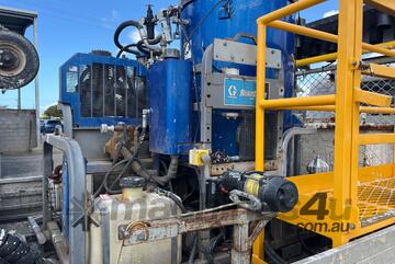 2011 Isuzu NPR300 Crew Table Top 2011 Isuzu NPR300 Crew Table Top