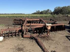 INTERNATIONAL 770 DISC PLOUGH - picture0' - Click to enlarge