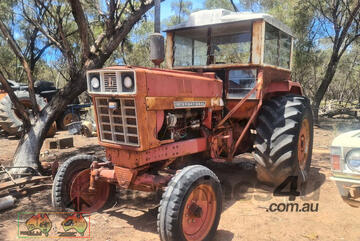 (8975) IH-766 Tractor (Powlett Plains, VIC)