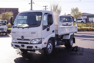 Hino 2025   300 616 AT Tipper