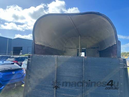 1980 Trailer Dual Axle Horse Float