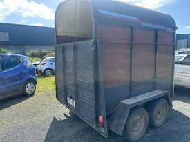 1980 Trailer Dual Axle Horse Float - picture0' - Click to enlarge