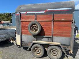 1980 Trailer Dual Axle Horse Float - picture2' - Click to enlarge
