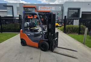 Toyota Forklift 1.8T Container Mast with Tyne Positioners (Unit#:U980)