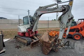 Takeuchi   TB257FR