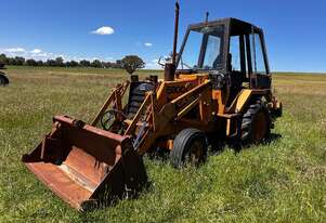 Case   580C Backhoe
