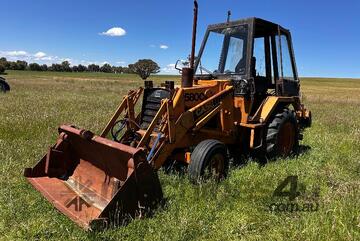 Case   580C Backhoe
